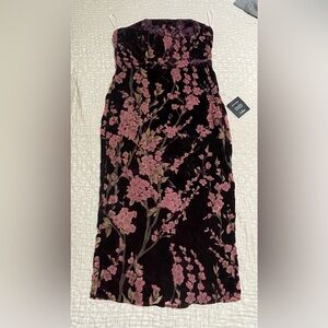NWT Lulu’s Strapless Plum Floral Velvet midi dress